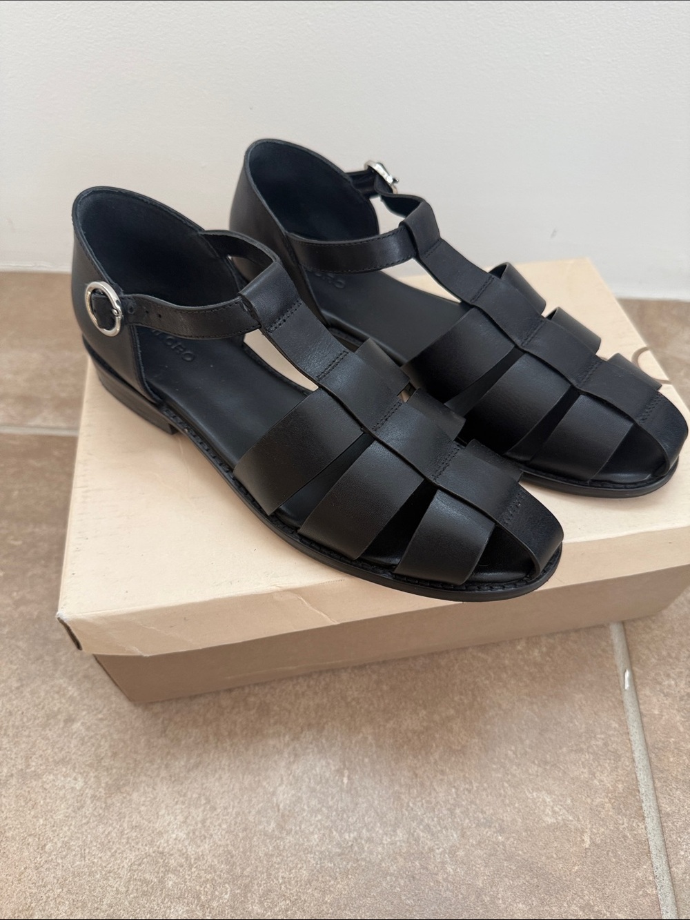 The Maris Black Leather Woven Fisherman Sandals by Pilcro EUC